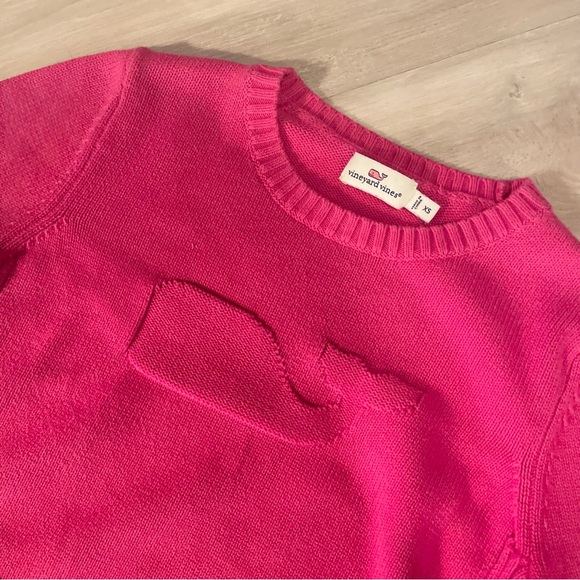 Vineyards Vines pink sweater - Picture 2 of 6
